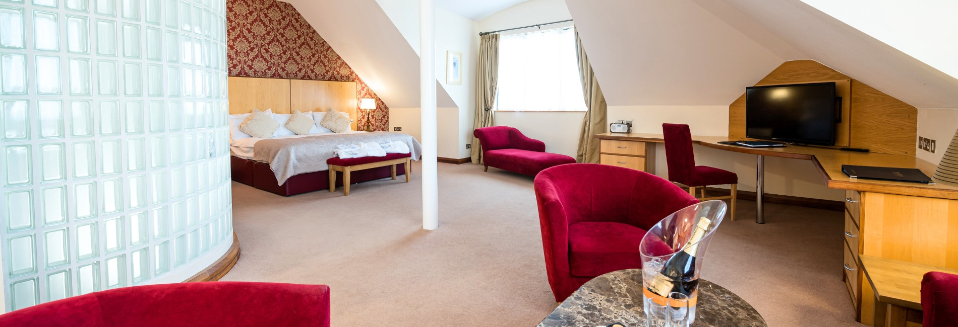 The bridal suite at la mon hotel country club belfast wedding venue www.lamon.co.uk